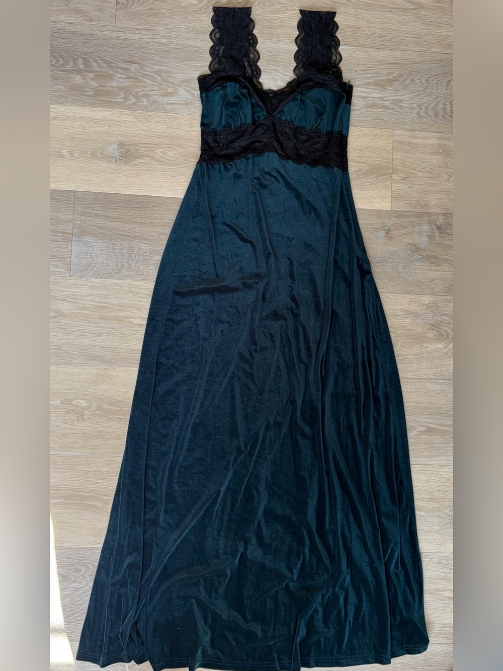 Isabelle’s Cabinet Teal Velvet Black Lace Maxi Dress Size M